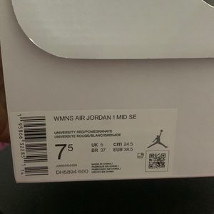 BRAND NEW- WMNS AIR JORDAN 1 MID SE